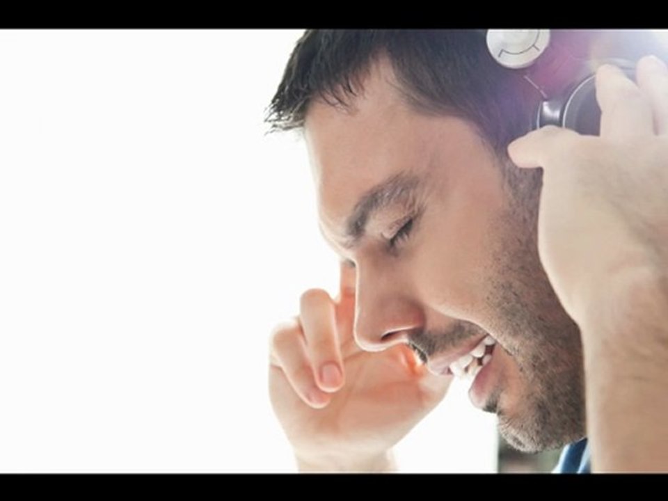 Hüseyin Karadayı feat Betul Demir  & Erci E -  GözünAydin