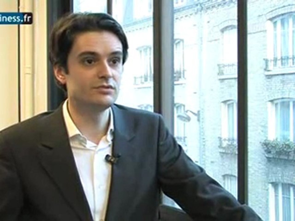 Nikon COOLPIX S3300 16 MP Digital Camera with 6x Zoom NIKKOR Glass Lens and 2.7-inch LCD (Pink) Sale