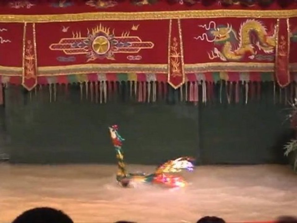 marionnettes sur l'eau du Dragon d'Or