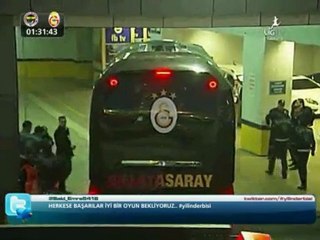Galatasaray takım otobüsü Şükrü Saraçoğlunda