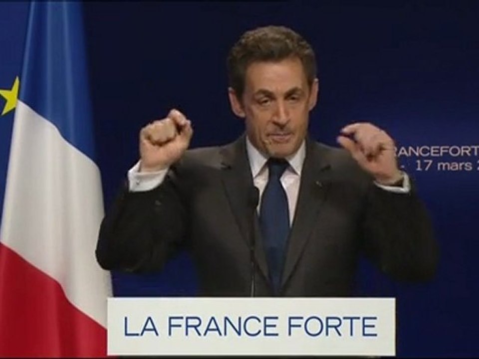 Nicolas Sarkozy durcit le ton contre François Hollande