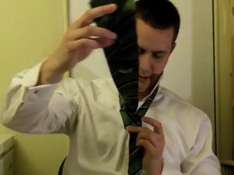 Comment faire un noeud de cravate: Le noeud Simple.