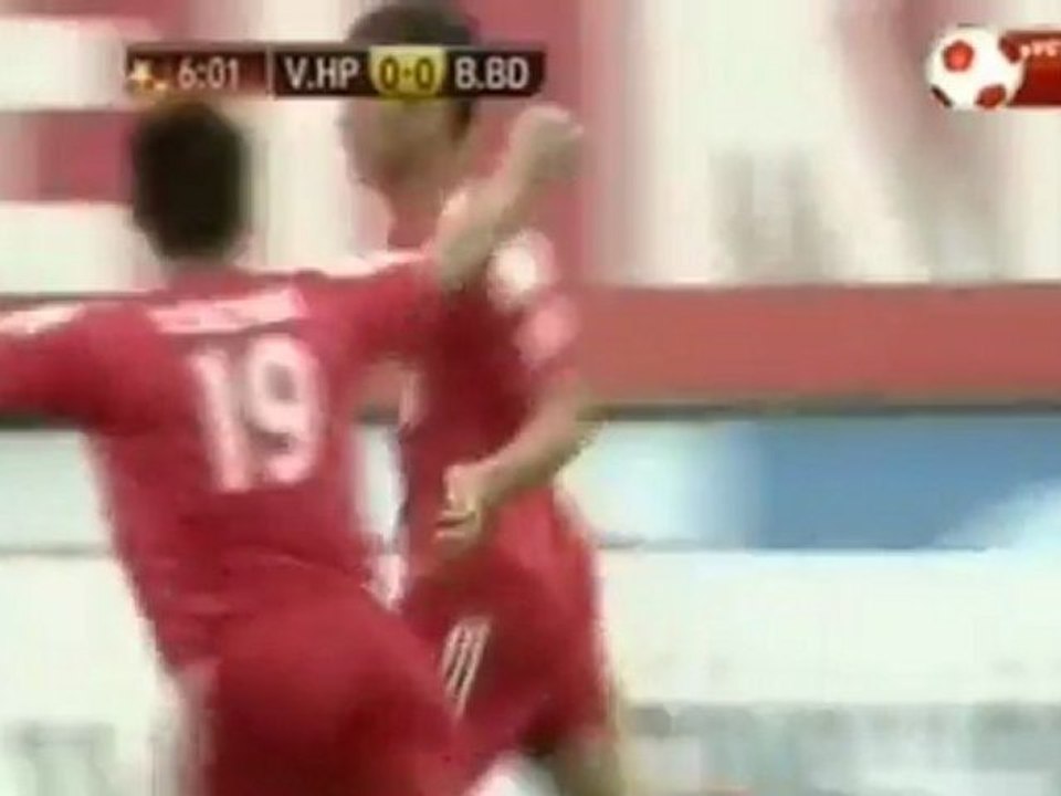 Bóng Đá + - Video clip - Anh Đức ghi bàn mở tỉ số cho B.BD (LIVE- V.HP 0 - 1 B.BD)