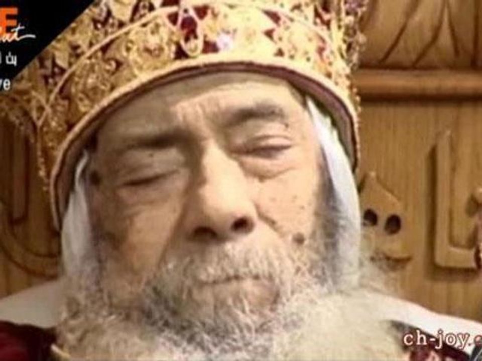 Le Corps du Pape Shenouda III dans la cathédrale du Caire