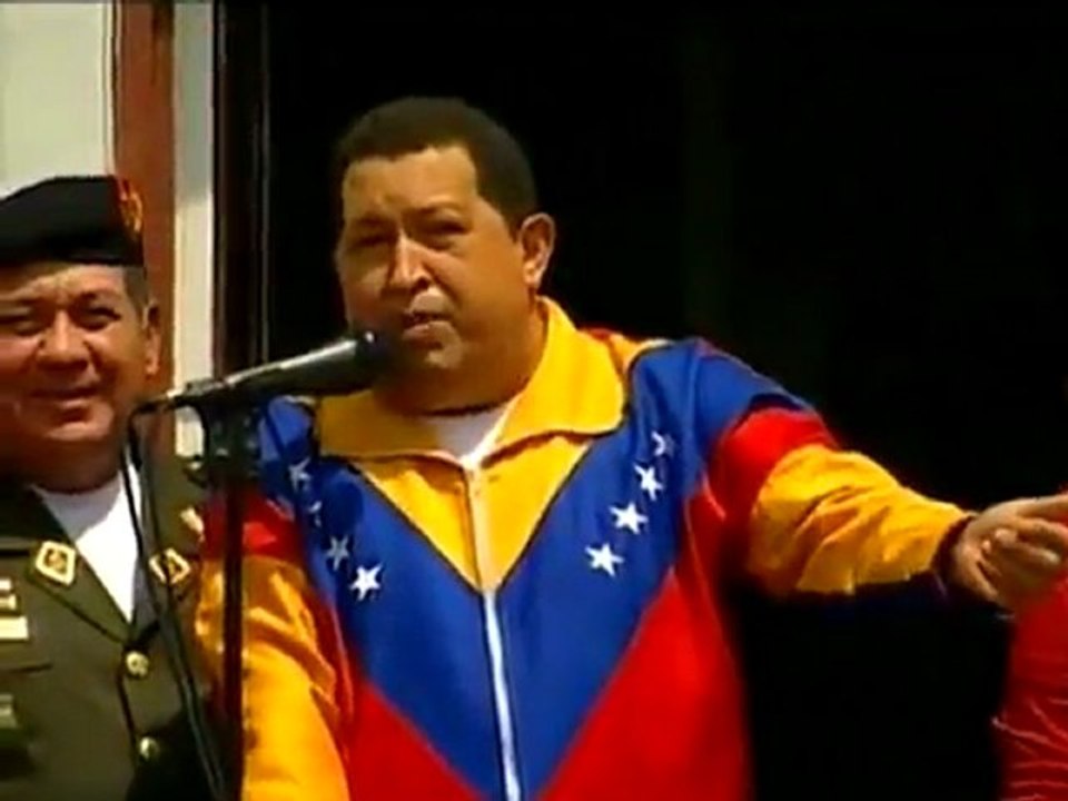 Presidente Chávez canta "Motivos Llaneros"  en Miraflores a su regreso de Cuba