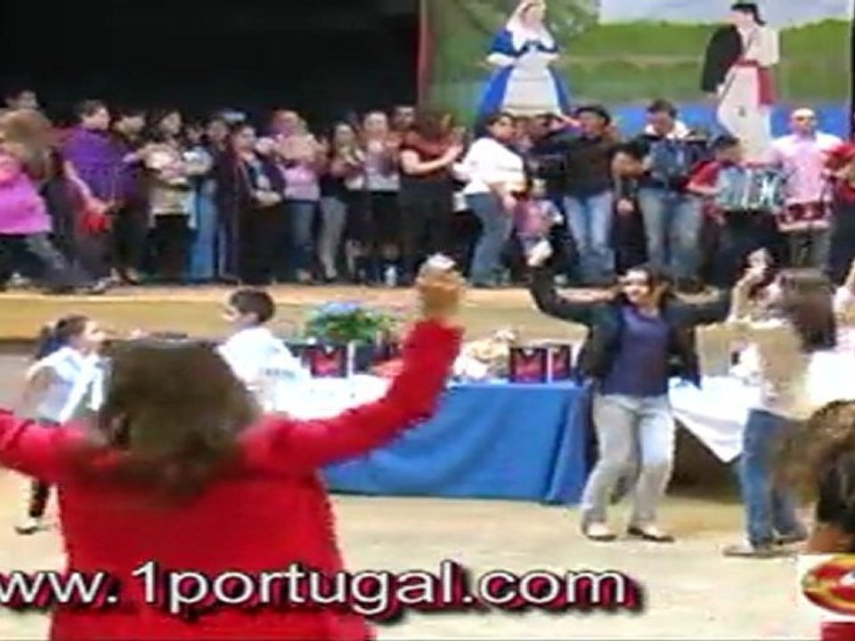 Dancas e cantares Paris 11- rusgas em Thoiry 17-03-12 N.5