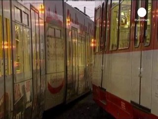 Almanya'da kamu çalışanlarnın grevi büyüyor