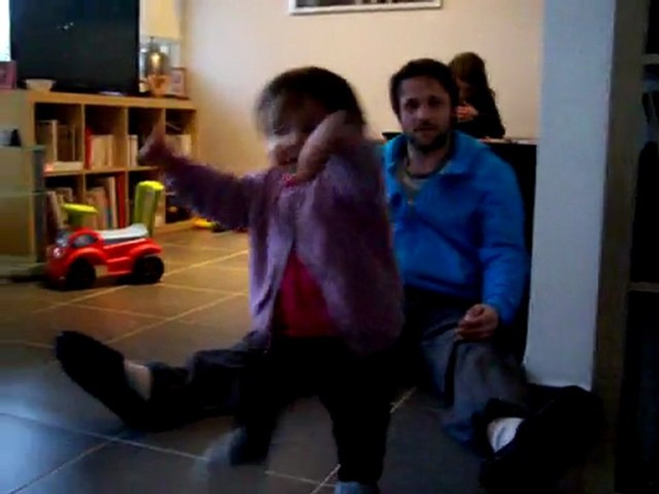 18 mars 2012  Cpauicne marche!! 13 mois