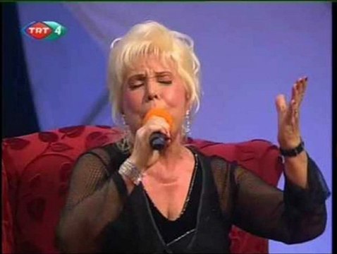 MEDİHA ŞEN SANCAKOĞLU SEN KİMSEYİ SEVEMEZSİN