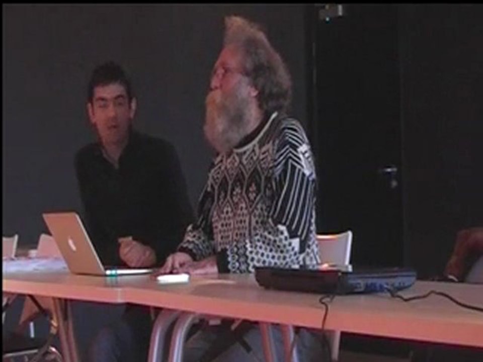 l'atelier de Yann kervarec et Eric Delcroix sur l'identité numérique pour les collégiens