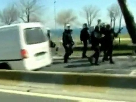 At least one dead as Turkish police fight Kurdish protesters