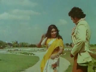 Nee Kettal Naan du film Ilamai Oonjal Aadukirathu