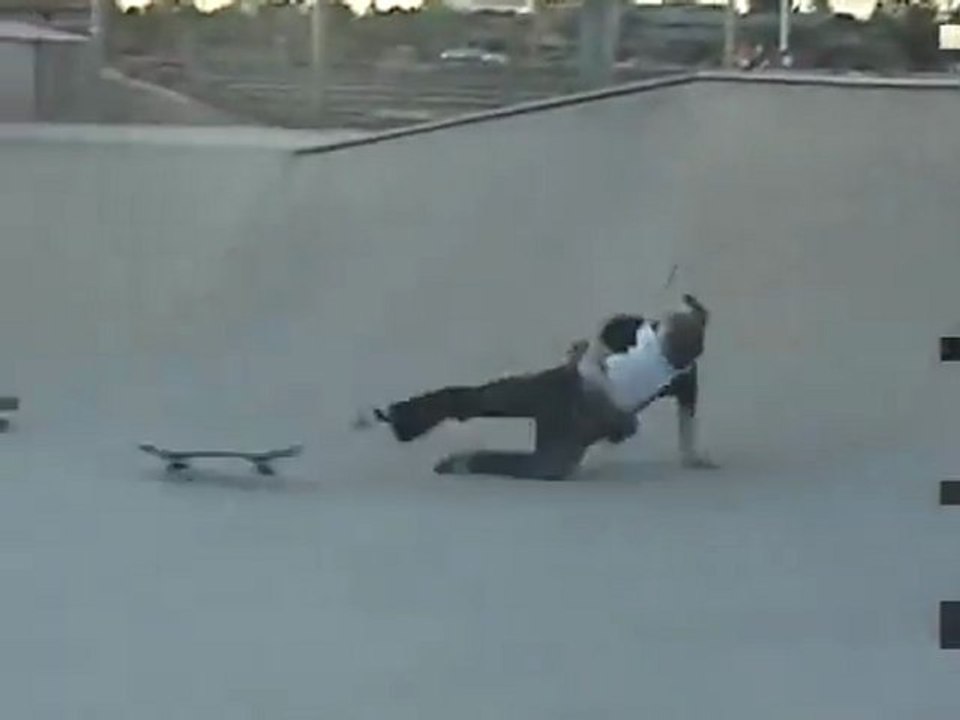 Dumb skateboarding dad is parent of the year