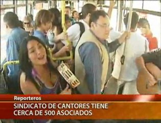 Cantantes Callejeros en Movimiento