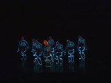 Une troupe de danseurs japonais revisite le film Tron