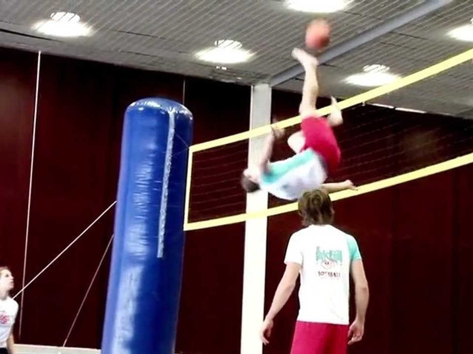 Arriba el BOSSABALL, un nou esport amb molt de ritme!