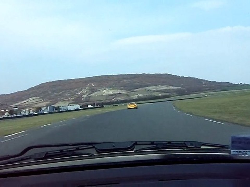 porsche 944 turbo cup en pleine action à ladoux