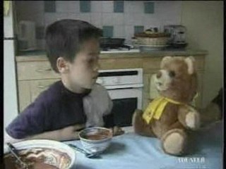 Grumly L'ours qui fait des blagues