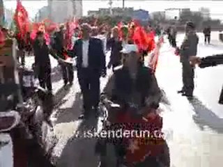 İSKENDERUN BÜYÜK BAYRAK YÜRÜYÜŞÜ VE ŞEHİT ANNEMİZİN KONUŞMASI...