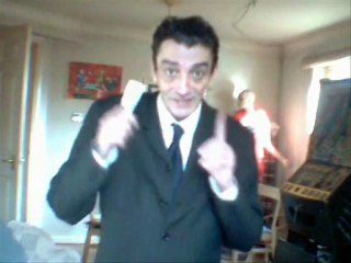 Carla Bruni Sarkosi insulte les journalistes !!