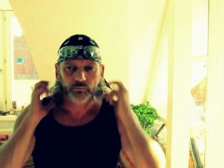 How to tie a bandana or headscarf -The German Style-