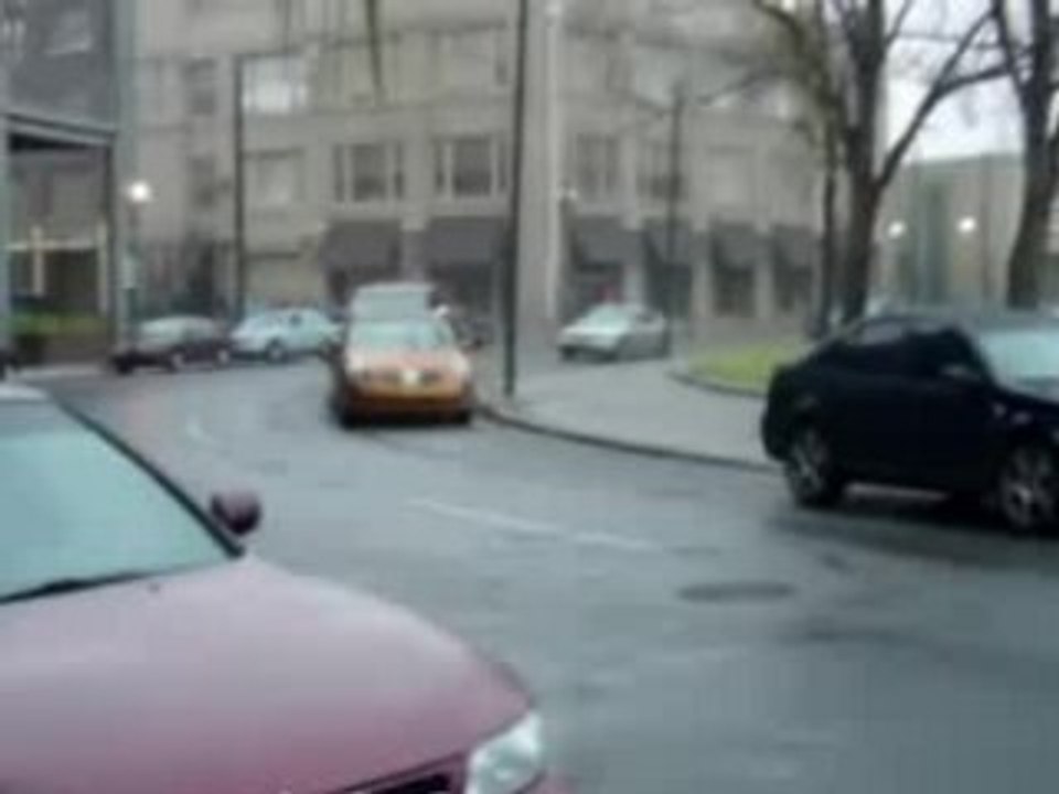 Drift_dans_un_rond_point