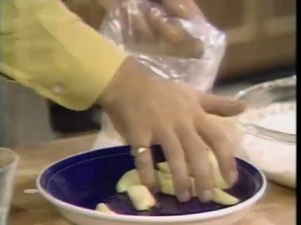 The Galloping Gourmet 「アップルフリッター スイス風」