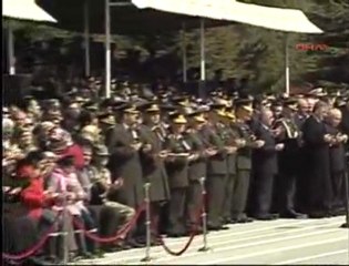 Şehit Babalarının Tabutlarına Koştular-VİDEO