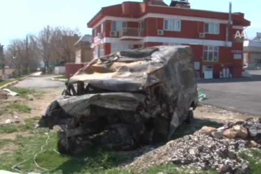 Ambulans ile otomobil çarpıştı