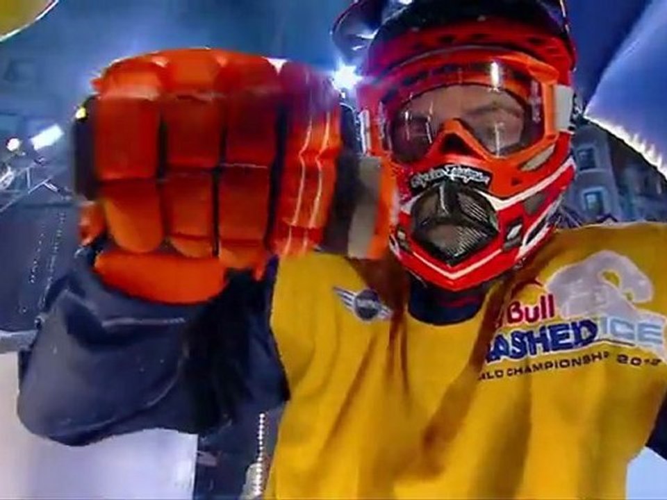 HIGHLIGHTS OF THE 2012 RED BULL CRASHED ICE FINAL IN QUEBEC