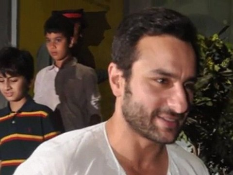 Kareena Kapoor & Saif Ali Khan's FAMILY outing!