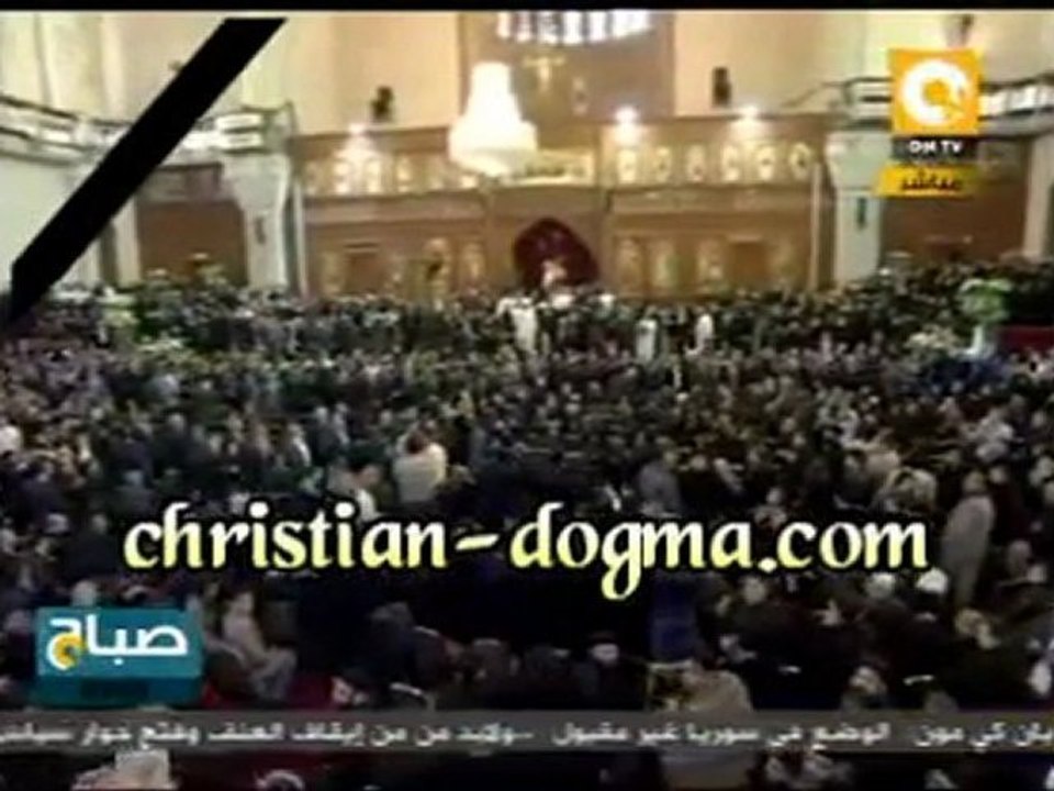 Pendant les funérailles, un oiseau (une colombe?) a encerclé l'intérieur de la cathédrale. Toute la cathédrale s'est mise à applaudir.