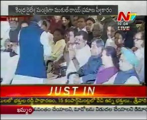 Mamata nominee Mukul Roy sworn in as rail minister