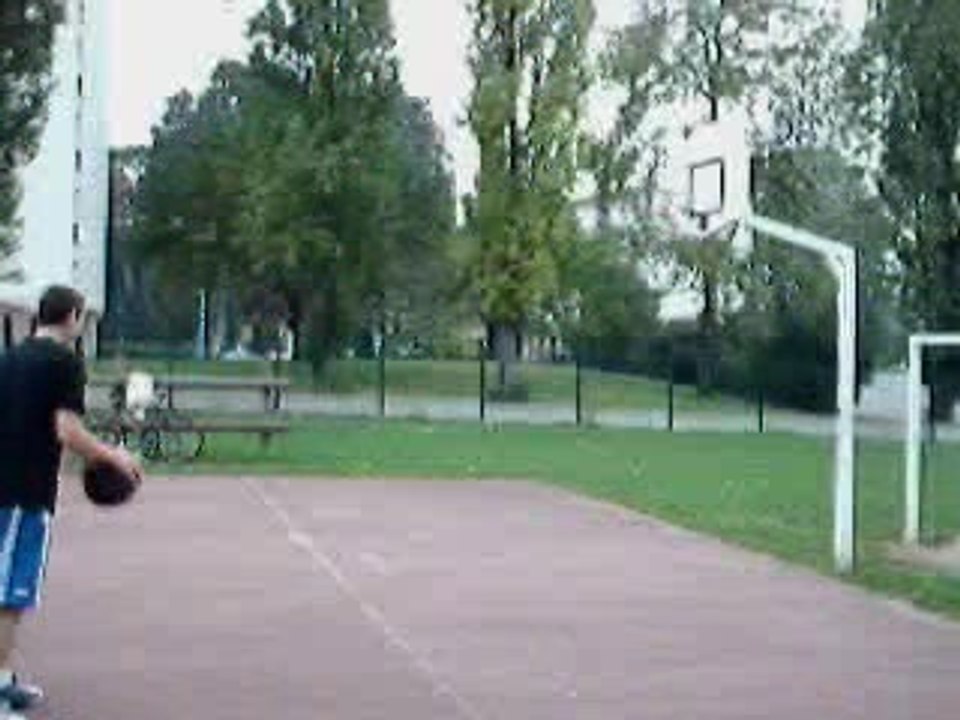 PrAgMaTiC basket & foot