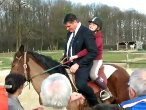David Douillet en selle à Bois-Guillaume-Bihorel