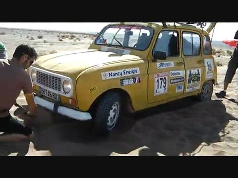 Bref j'ai participé au 4L Trophy 2012 Concours Studyrama Equipage 179 Twins in 4L 4L Trophy 2012