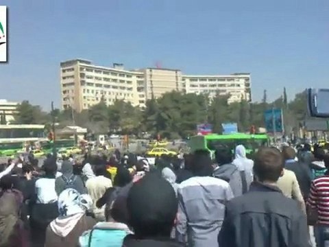 فري برس حلب وصول أحرار سيف الدولة لساحة الجامعة 20 3 2012