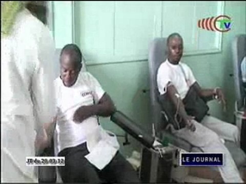 Don de sang au CNTS par les sinistrées des quartiers 51, 54 et 59 à Ouenzé