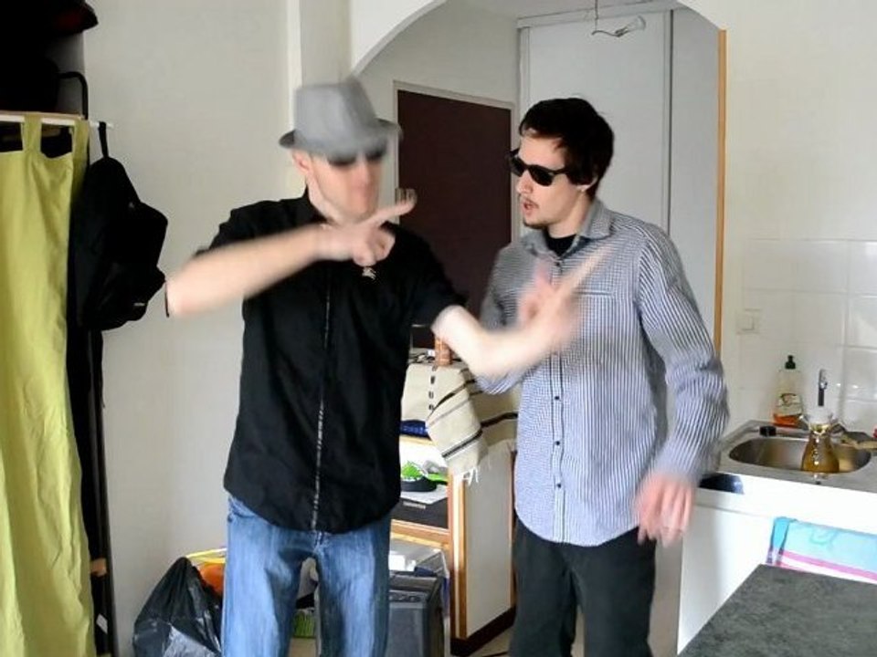 FREE GO La série betisier Episode 2/3 Chat va chier!!