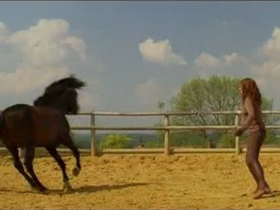 Danse avec lui ( bande annonce )