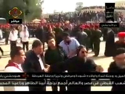 Attente du corps de Sa Sainteté le Pape Shenouda III pour l'enterrement
