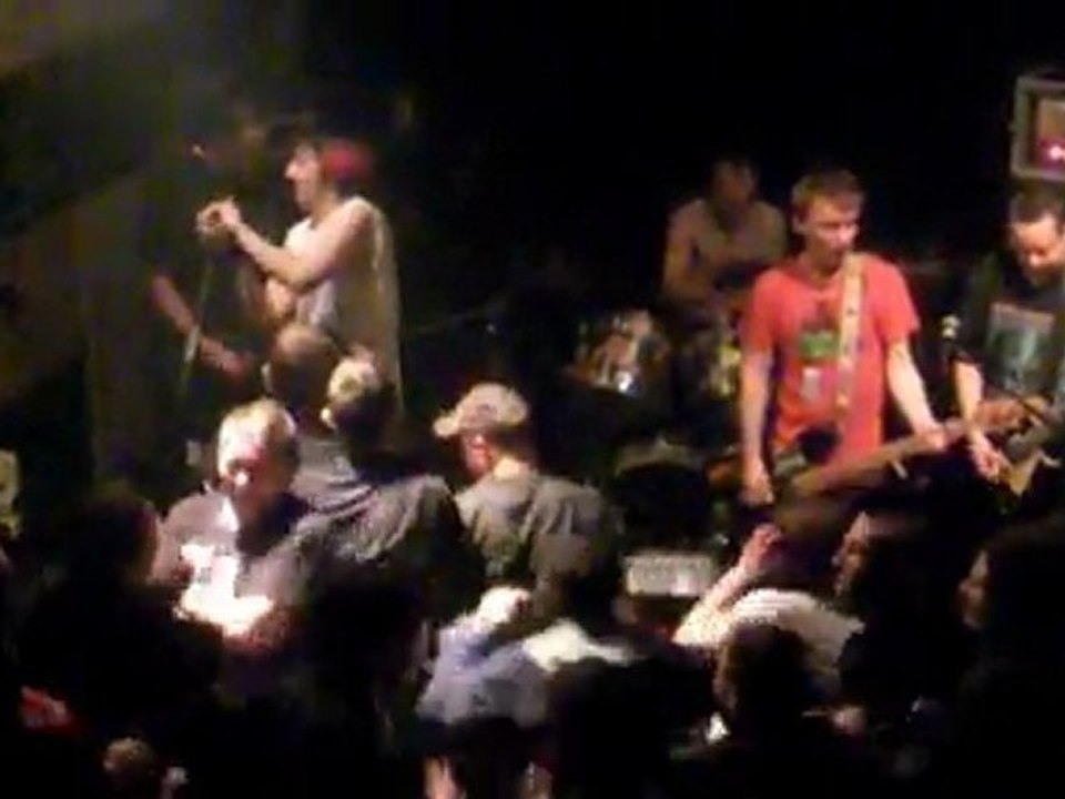 RED FLAG 77 live at la Miroiterie Paris (France) 18/03/2010