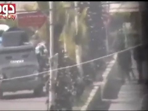 فري برس ريف دمشق دوما إطلاق رصاص عشوائي في السوق 20 3 2012