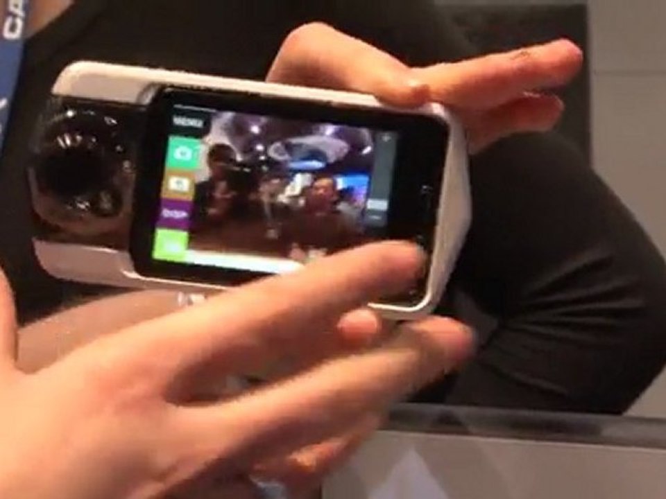 Casio EXILIM Tryx hands-on