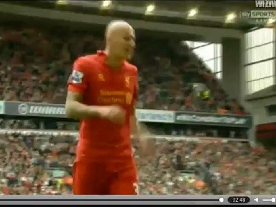 Shelvey increpa a Ferguson al entrar al túnel de vestuarios