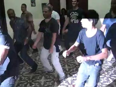 Sejour carnaval 2012 Santiago fete de fin demo reggaeton des garcons du stage .Toutes les filles sont comme des folles de voir tant de beaux mecs bouger come des cubains....