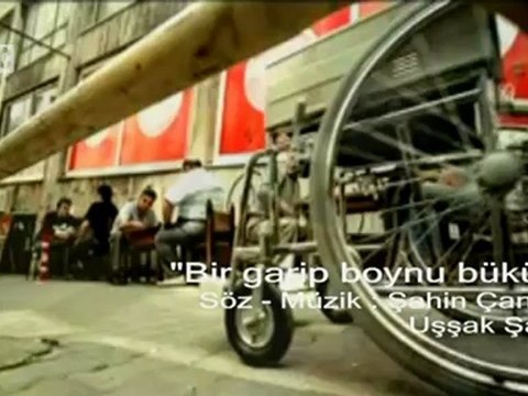 Bir garip boynu bükük - Şahin ÇANGAL