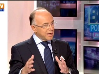 Bernard Cazeneuve explique l'impopularité d'Hollande par "le contexte de crise"