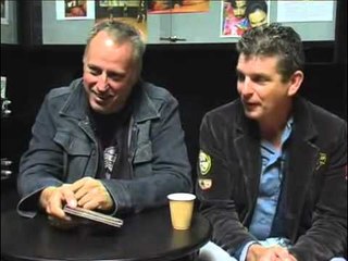 Télécharger la video: Rowwen Heze 2006 interview - Jack Poels en Jack Haegens (part 5)