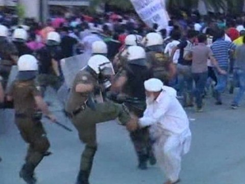 Greek police use pepper spray in protests